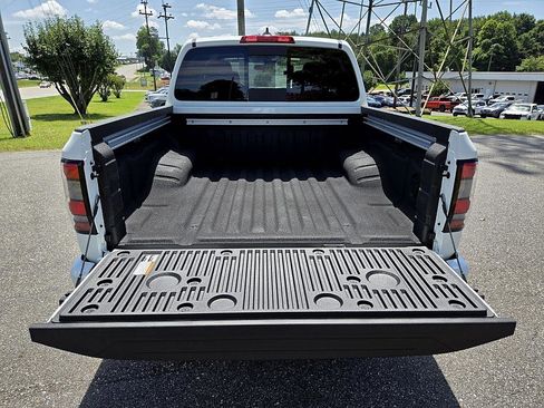 New 2025 Nissan Frontier SV w/ SV Convenience Package image 12