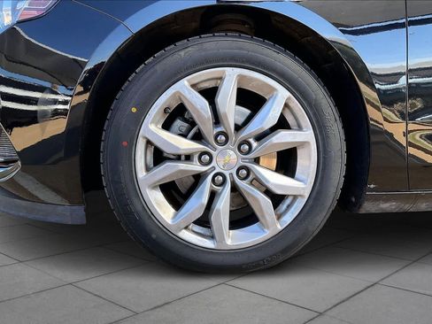 Used 2018 Chevrolet Impala LT image 12