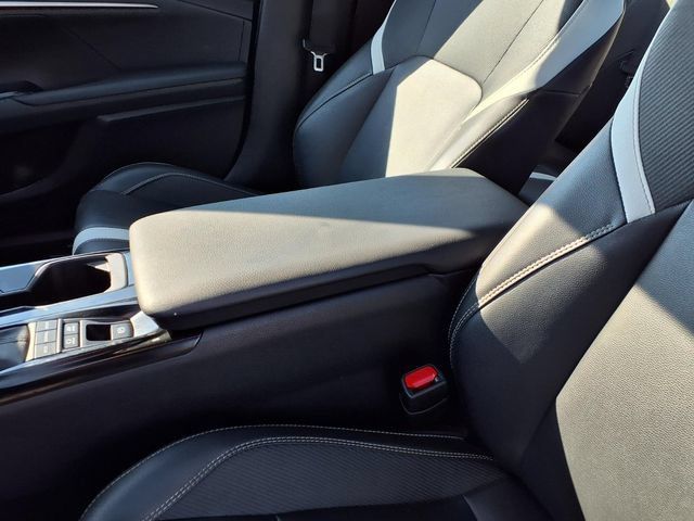 Used 2025 Toyota Camry SE FWD image 25