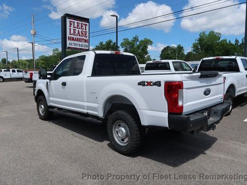 Used 2017 Ford F250 XL w/ Power Equipment Group AWD/4WD image 3
