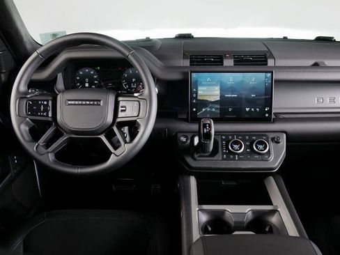 Used 2025 Land Rover Defender 130 V8 image 13