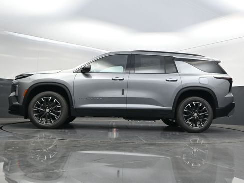 New 2026 Chevrolet Traverse LT w/ Sun and Wheel Package FWD image 43