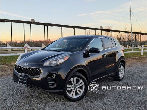 Used 2017 Kia Sportage LX image 1