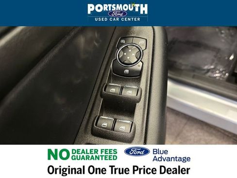 Used 2024 Ford Edge SE w/ Black Appearance Package image 17