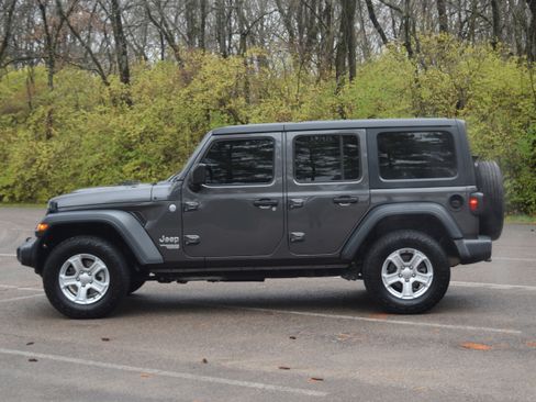 Used 2018 Jeep Wrangler Unlimited Sport S image 23
