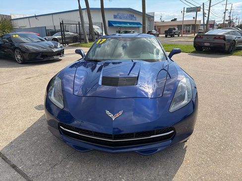 Used 2017 Chevrolet Corvette Stingray Coupe w/ 1LT RWD image 3