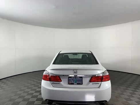 Used 2015 Honda Accord Sport image 8