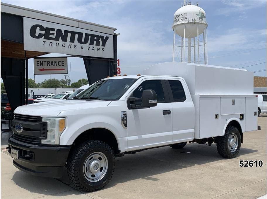 Used 2017 Ford F350 4x4 SuperCab Super Duty image 1