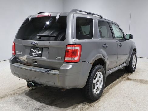 Used 2010 Ford Escape XLT image 2
