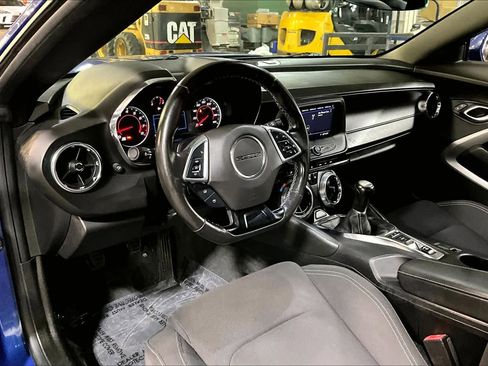 Used 2020 Chevrolet Camaro LT image 14