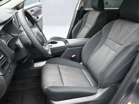 Certified 2026 Nissan Rogue SV w/ Cold Weather Package FWD image 19