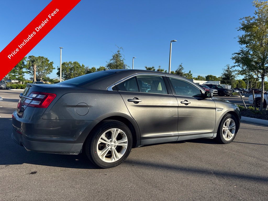 Used 2017 Ford Taurus SE FWD image 4