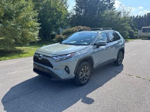 Used 2023 Toyota RAV4 XLE Premium AWD/4WD image 7