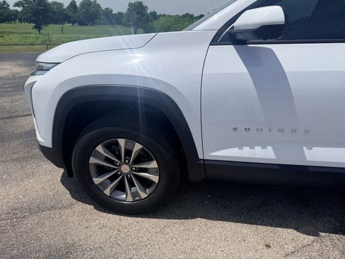 New 2026 Chevrolet Equinox LT w/ Safety and Technology Package FWD image 11