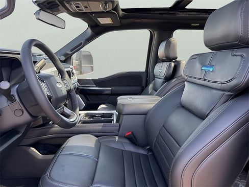 New 2025 Ford F350 Platinum w/ FX4 Off-Road Package image 25