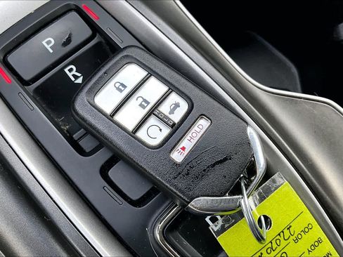 Used 2020 Honda Accord Touring image 14