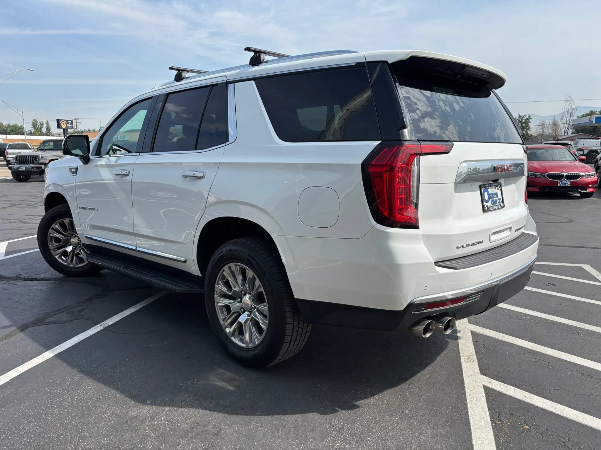 Used 2021 GMC Yukon Denali AWD/4WD image 2