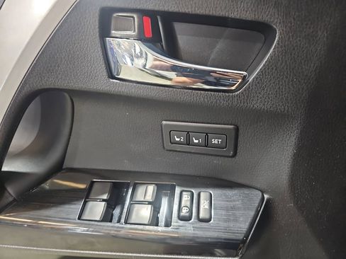Used 2016 Toyota RAV4 Limited AWD/4WD image 25