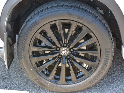 Used 2023 Toyota Highlander XSE AWD/4WD image 33