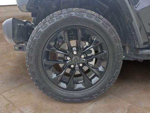 Used 2025 Jeep Gladiator Sport AWD/4WD image 26