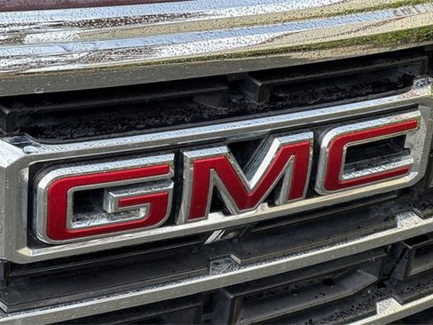 Used 2024 GMC Acadia Elevation image 47