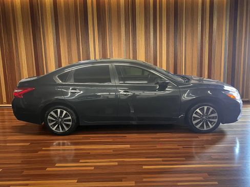 Used 2017 Nissan Altima 2.5 SV FWD image 10