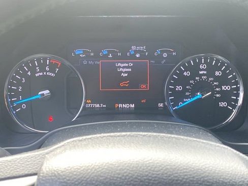 Used 2019 Ford Expedition XLT w/ Equipment Group 202A AWD/4WD image 17