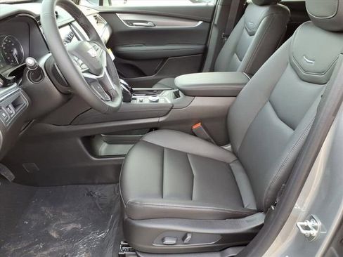 New 2026 Cadillac XT5 Luxury image 5