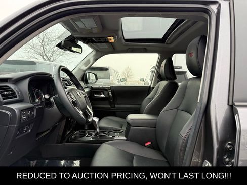 Used 2022 Toyota 4Runner TRD Off-Road Premium AWD/4WD image 6