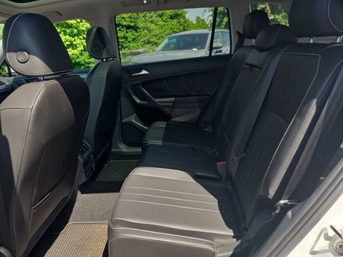 Used 2023 Volkswagen Tiguan SE AWD/4WD image 7