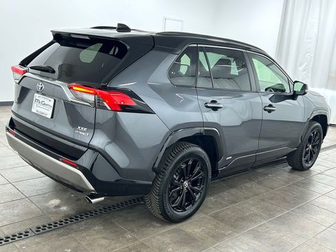 Used 2022 Toyota RAV4 XSE w/ XSE Grade Weather Package AWD/4WD image 5