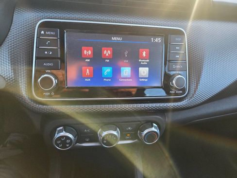 Used 2020 Nissan Kicks S FWD image 12