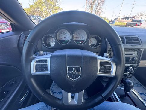 Used 2012 Dodge Challenger R/T image 19