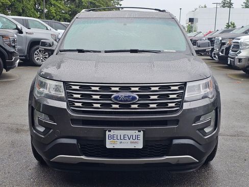 Used 2016 Ford Explorer XLT w/ Equipment Group 202A AWD/4WD image 8