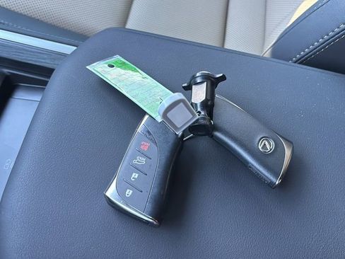 Used 2024 Lexus GX 550 image 30