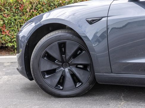 Used 2025 Tesla Model 3 Long Range RWD image 7