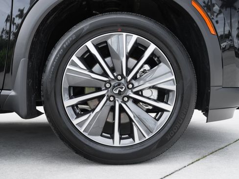 Certified 2026 INFINITI QX60 Luxe w/ Family Package FWD image 26