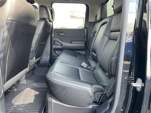 Used 2024 Nissan Frontier SL w/ Technology Package RWD image 20