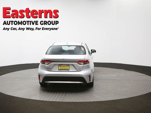 Used 2022 Toyota Corolla LE image 38