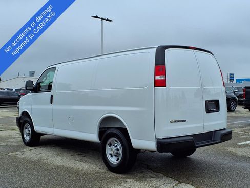 Used 2025 Chevrolet Express 2500 RWD image 8