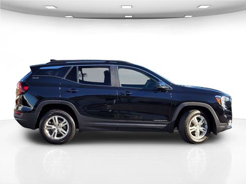 Used 2024 GMC Terrain SLE w/ Driver Convenience Package AWD/4WD image 5