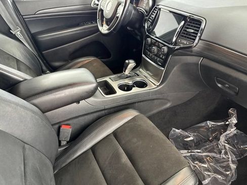 Used 2021 Jeep Grand Cherokee Laredo X AWD/4WD image 23