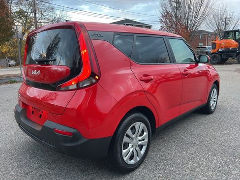 Used 2022 Kia Soul LX image 5