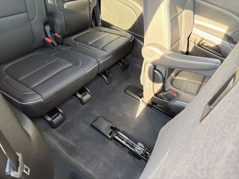 Used 2023 GMC Acadia Denali w/ Denali Technology Package FWD image 90