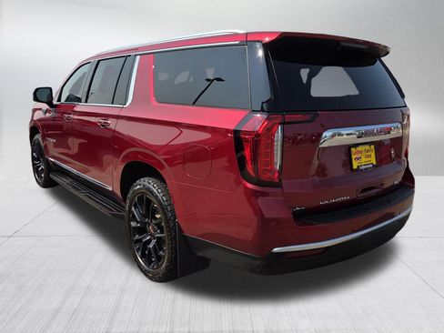 Used 2022 GMC Yukon XL SLT w/ SLT Premium Package AWD/4WD image 5