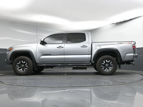 Certified 2022 Toyota Tacoma TRD Off-Road image 31