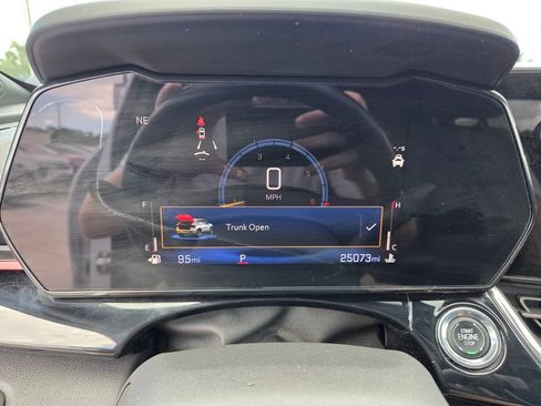 Used 2025 Chevrolet Trax RS w/ Driver Confidence Package FWD image 31