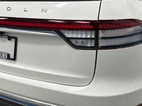 Used 2024 Lincoln Aviator AWD w/ Premium Package image 32