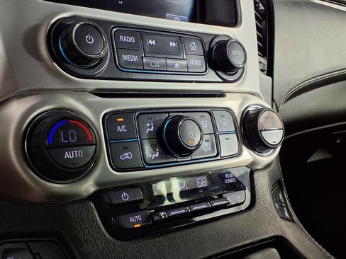 Used 2018 GMC Yukon XL SLT image 17