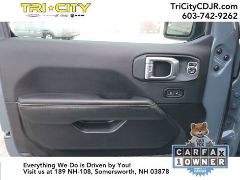 Used 2024 Jeep Wrangler Unlimited Sahara image 16